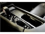 Volvo XC90 2.0 T8 AWD 335kW/456pk Aut8 Recharge Plus Dark HARMAN/KARDON + EL.TREKHAAK + PD-GLASS + BLIS + LEDER + SPORTSTOELEN + STOELVERWARMING V&A + STUURVERWARMING + CAMERA + KEYLESS ENTRY&GO + ADAPT.CRUISE + PILOT ASSIST + PARKSENSOREN + 20" LM-VELGEN!!