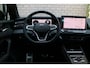 Volkswagen Tiguan 1.5 eTSI R-Line Edition | Automaat! | Camera | Trekhaak! | Blind Spot |