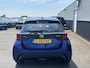 Toyota Yaris 1.5 Hybrid Dynamic automaat Incl: AppleCarPlay / AndroidAuto, LM velgen, Climate Control, PArkeerhulp camera, MEtallic lak