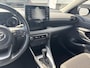 Toyota Yaris 1.5 Hybrid Dynamic automaat Incl: AppleCarPlay / AndroidAuto, LM velgen, Climate Control, PArkeerhulp camera, MEtallic lak