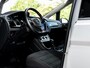 Volkswagen Touran 1.4 TSI Highline Edition R 7p | Camera | Navigatie | Apple Carplay | Android Auto | Adaptieve Cruise Control | Matrix LED | Stoelverwarming | Climate Control | 7 Persoons | All Season Banden | Metallic Lak | R-Line |