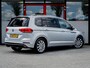 Volkswagen Touran 1.4 TSI Highline Edition R 7p | Camera | Navigatie | Apple Carplay | Android Auto | Adaptieve Cruise Control | Matrix LED | Stoelverwarming | Climate Control | 7 Persoons | All Season Banden | Metallic Lak | R-Line |