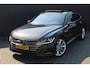 Volkswagen Arteon Shooting Brake 1.4 TSI eHybrid R-Line Business | Incl. 12 maanden garantie Trekhaak | Schuif/kantel dak | 360 camera | Dodehoek detectie | Stoelen verwarmd | Apple carplay/Android auto | Adaptive Cruise | Climate control | Navigatie | Lichtmetalen velgen