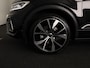 Volkswagen T-Roc Cabrio 1.5 TSI R-Line 150 pk Automaat (DSG) | Navigatie | Trekhaak (afneembaar) | Windscherm | Parkeersensoren (Park assist) | Achteruitrijcamera | Stoelverwarming | R-Line |