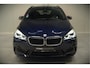 BMW 2-Serie Active Tourer 225xe iPerformance eDrive Edition | Stoelverwarming | Head-Up Display | Cruise Control | Parkeersensoren | Ambiance Verlichting | LED | Navigatie | Keyless | Leer | SOH 87%