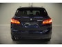 BMW 2-Serie Active Tourer 225xe iPerformance eDrive Edition | Stoelverwarming | Head-Up Display | Cruise Control | Parkeersensoren | Ambiance Verlichting | LED | Navigatie | Keyless | Leer | SOH 87%