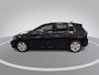 Volkswagen Golf 1.0 eTSI 110pk DSG Life Business · Apple/Android Car Play · ACC · Sfeerverlichting · Parkeersensoren · Navigatie · Verkeersbord Detectie · Garantie t/m 12-01-2028 of 100.000km