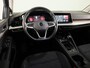 Volkswagen Golf 1.5 TSI Life 130PK | Panoramadak | Navigatie | Wegklapbare trekhaak | Stoelverwarming