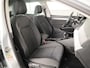 Volkswagen Golf 1.5 TSI Life 130PK | Panoramadak | Navigatie | Wegklapbare trekhaak | Stoelverwarming
