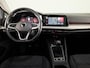 Volkswagen Golf 1.5 TSI Life 130PK | Panoramadak | Navigatie | Wegklapbare trekhaak | Stoelverwarming