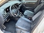 Volkswagen T-Roc 1.5 TSI 150pk DSG R-Line · Camera · Keyless · Dodehoeksensor · Stoelverwarming · Elek. Achterklep · ACC · Velours bekleding · Garantie t/m 26-02-2027