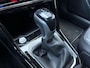 Volkswagen T-Roc 1.5 TSI 150pk DSG R-Line · Camera · Keyless · Dodehoeksensor · Stoelverwarming · Elek. Achterklep · ACC · Velours bekleding · Garantie t/m 26-02-2027