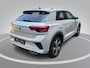 Volkswagen T-Roc 1.5 TSI 150pk DSG R-Line · Camera · Keyless · Dodehoeksensor · Stoelverwarming · Elek. Achterklep · ACC · Velours bekleding · Garantie t/m 26-02-2027