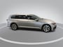 Volkswagen Passat 1.4 TSI 218pk DSG PHEV GTE Business · Camera · Inklap. Trekhaak · Matrix LED · Stoelverwarming · Dodehoeksensor · Elek. Achterklep ·