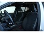 Volvo XC40 Single Motor Extended Range Ultimate 82 kWh | Panoramadak | 20'' Lichtmetalen velgen | 360° Parkeercamera | Parkeersensoren voor + achter | Google infotainment | Stoelverwarming | Electrische bedienbare voorstoelen met geheugen
