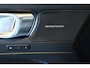 Volvo XC40 Single Motor Extended Range Ultimate 82 kWh | Panoramadak | 20'' Lichtmetalen velgen | 360° Parkeercamera | Parkeersensoren voor + achter | Google infotainment | Stoelverwarming | Electrische bedienbare voorstoelen met geheugen