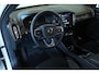 Volvo XC40 Single Motor Extended Range Ultimate 82 kWh | Panoramadak | 20'' Lichtmetalen velgen | 360° Parkeercamera | Parkeersensoren voor + achter | Google infotainment | Stoelverwarming | Electrische bedienbare voorstoelen met geheugen