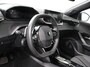 Peugeot 2008 1.2 Allure 136pk Hybrid Automaat Camera 360 Climate control Cruise control Adaptive Stoelverwarming Parkeersensoren Navigatie Apple Carplay/ Android Auto Lichtmetalen velgen Led