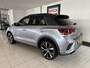 Volkswagen T-Roc 1.5 TSI R-Line Business Panoramadak / Trekhaak / Beats Audio / Carplay / Camera