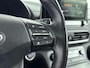 Hyundai Kona Electric EV PREMIUM 64 kWh | 3- FASE | NAVI | CLIMA | ADAPT. CRUISE | CAMERA | HUD | LEDER | STUUR- & STOELVERWARMING | WARMTEPOMP | PRIVACY GLASS | WLTP 481 KM! |