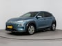 Hyundai Kona Electric EV PREMIUM 64 kWh | 3- FASE | NAVI | CLIMA | ADAPT. CRUISE | CAMERA | HUD | LEDER | STUUR- & STOELVERWARMING | WARMTEPOMP | PRIVACY GLASS | WLTP 481 KM! |