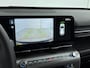 Hyundai Kona 1.0 T-GDI COMFORT | SUMMERDEAL! | CLIMA | CAMERA | CRUISE | NAVI | APPLE CAR PLAY & ANDROID AUTO | HYBRID | FABRIEKSGARANTIE GELDIG T/M 4-2029! | ALL SEASONS |