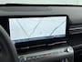 Hyundai Kona 1.0 T-GDI COMFORT | SUMMERDEAL! | CLIMA | CAMERA | CRUISE | NAVI | APPLE CAR PLAY & ANDROID AUTO | HYBRID | FABRIEKSGARANTIE GELDIG T/M 4-2029! | ALL SEASONS |