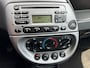 Ford Ka 1.3 Futura Stuurbekr. Airco Electric pakket Audio/CD Getint glas ABS Colorpakket Dealeronderhoud 109707 km's NAP! Nw Apk!