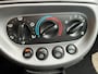 Ford Ka 1.3 Futura Stuurbekr. Airco Electric pakket Audio/CD Getint glas ABS Colorpakket Dealeronderhoud 109707 km's NAP! Nw Apk!