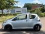 Toyota Aygo 1.0-12V Access 3-Drs Audio-CD/MP3 Colorpakket LMV 14" Getint glas EBD Dealeronderhoud 129781 km's NAP! Apk 11/03/2027