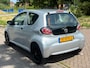 Toyota Aygo 1.0-12V Access 3-Drs Audio-CD/MP3 Colorpakket LMV 14" Getint glas EBD Dealeronderhoud 129781 km's NAP! Apk 11/03/2027