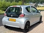 Toyota Aygo 1.0-12V Access 3-Drs Audio-CD/MP3 Colorpakket LMV 14" Getint glas EBD Dealeronderhoud 129781 km's NAP! Apk 11/03/2027