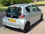Toyota Aygo 1.0-12V Access 3-Drs Audio-CD/MP3 Colorpakket LMV 14" Getint glas EBD Dealeronderhoud 129781 km's NAP! Apk 11/03/2027