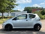Toyota Aygo 1.0-12V Access 3-Drs Audio-CD/MP3 Colorpakket LMV 14" Getint glas EBD Dealeronderhoud 129781 km's NAP! Apk 11/03/2027