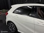 Mercedes-Benz A-klasse 180 Nieuwstaat Airco|PANO|Trekhaak|