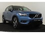 Volvo XC40 T5 RECHARGE R-DESIGN *VOL!* -PANO.DAK|HARMAN/KARDON|360°CAM|POWER-SEATS|STANDKACHEL|BLIS|CLIMATE.PRO|VERW.VOORRUIT|TREKHAAK|19"