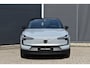 Volvo EX30 Single Motor Ext Range Plus Black Ed Europa 69 kWh | Long Range | Harman Kardon Soundbar | Parkeercamera | Stoel-/Stuurwielverwarming | Elektrisch verstelbare voorstoelen | Keyless | Adaptieve Cruise Control | Google Navigatie | Zwart Dak | Getint Glas achter |