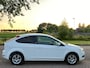 Ford Focus 1.4 Trend 3-Drs Airco Electric pakket Audio/CD Cruisecontrol ABS ESP Colorpakket EBD LMV 15" Dealeronderhoud Nieuwe Apk