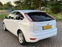 Ford Focus 1.4 Trend 3-Drs Airco Electric pakket Audio/CD Cruisecontrol ABS ESP Colorpakket EBD LMV 15" Dealeronderhoud Nieuwe Apk