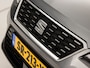 SEAT Arona 1.0 TSI Xcellence Sport Automaat (APPLE CARPLAY, GROOT NAVI, CLIMATE, STOELVERWARMING, SPORTSTOELEN, KEYLESS, GETINT GLAS, CAMERA, NIEUWE APK, NIEUWSTAAT)