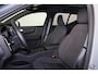 Volvo EX40 Extended Range Ultra 82 kWh - Panorama/schuifdak - IntelliSafe Assist & Surround - 360º Camera - Verwarmde voorstoelen, stuur & achterbank - Parkeersensoren voor & achter - Elektr. bedienb. voorstoelen met geheugen links - Draadloze tel. lader - Warmtepomp - Extra getint glas - 19' LMV