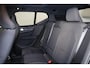 Volvo EX40 Extended Range Ultra 82 kWh - Panorama/schuifdak - IntelliSafe Assist & Surround - 360º Camera - Verwarmde voorstoelen, stuur & achterbank - Parkeersensoren voor & achter - Elektr. bedienb. voorstoelen met geheugen links - Draadloze tel. lader - Warmtepomp - Extra getint glas - 19' LMV