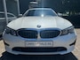 BMW 3-Serie 318I Touring Aut. Business Edit. + Camera + Car -play + Led + Lmv + Navi + D-glas
