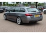 BMW 5-Serie Touring 520i Executive M Sport / NL Auto! / 2de Eign. / Trekhaak / Camera / Leder / Navigatie / 18'' / Sportstoelen / Cruise Control / Xenon