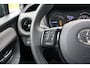 Toyota Yaris 1.5 Hybrid Energy Plus Lm velgen, Getinte ramen