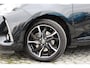 Toyota Yaris 1.5 Hybrid Energy Plus Lm velgen, Getinte ramen