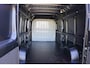 Peugeot Boxer 2.2 BlueHDi 165 L3H2 3.5t in nieuwstaat |Trekhaak |Camera |Cruise |Navi |Metallic |Climate control |165 pk |EURO6D |1e eigenaar |3500 KG |Carplay |Android auto