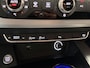 Audi A4 AVANT 35 TFSI 3x S LINE NAVIGATIE CRUISE CONTROL CLIMATE CONTROL BLUETOOTH TELEFOON MEDIA VOORBEREIDING ACHTERUITRIJCAMERA 18" LICHTMETALEN VELGEN ZEER MOOI !!