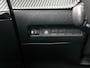 Peugeot e-2008 EV Active Pack 50 kWh | Apple Carplay/ Android Auto | SoH 96,8%| Parkeersensoren Achter | Climate Control |
