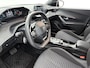 Peugeot e-2008 EV Active Pack 50 kWh | Apple Carplay/ Android Auto | SoH 96,8%| Parkeersensoren Achter | Climate Control |